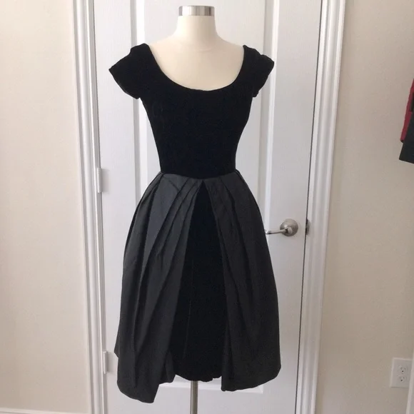white christmas dresses 1960s Metallic Gold & Black Woven Wiggle Dress main image 1
